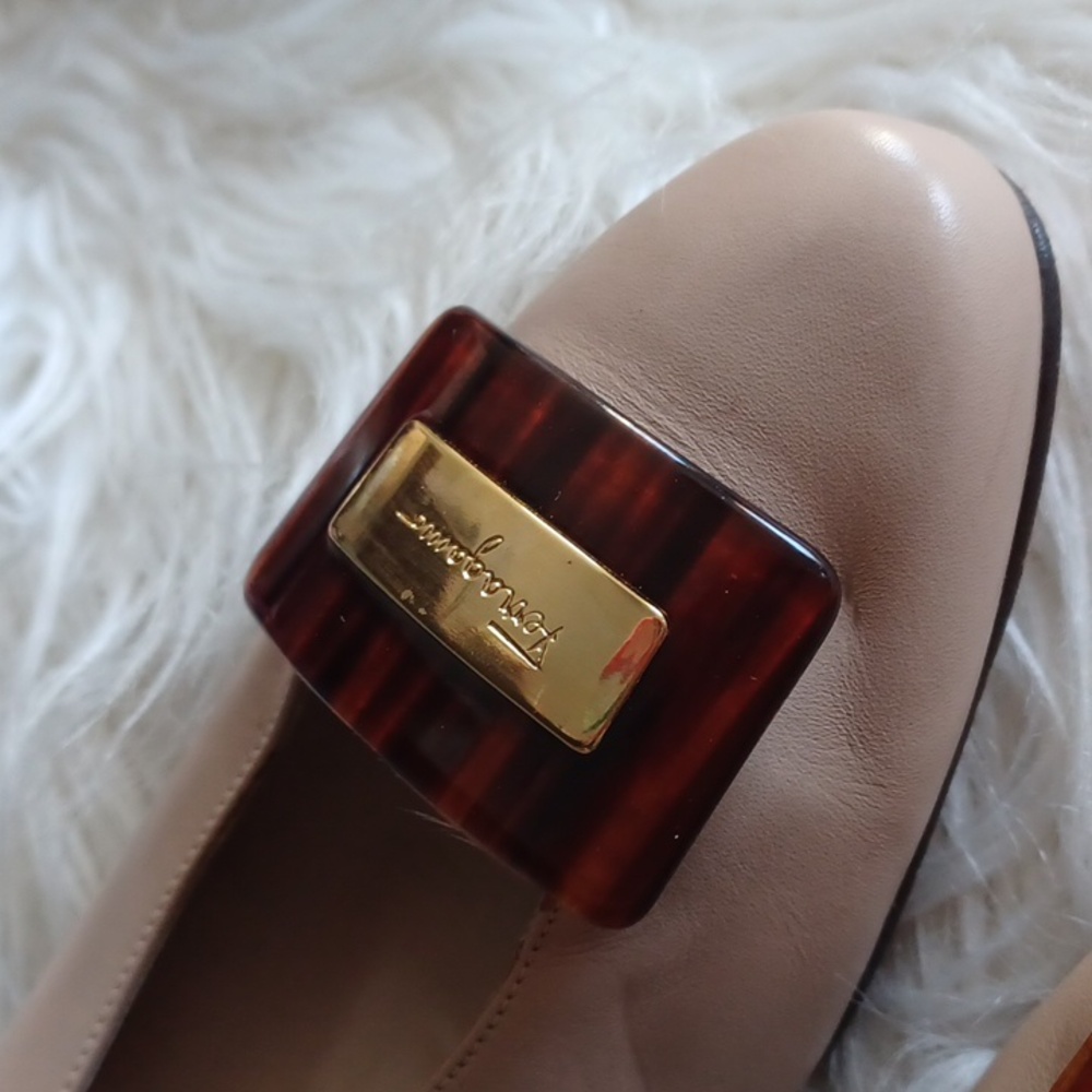 Vintage Salvatore Ferragamo Beige Leather Pumps - Picture 3 of 16